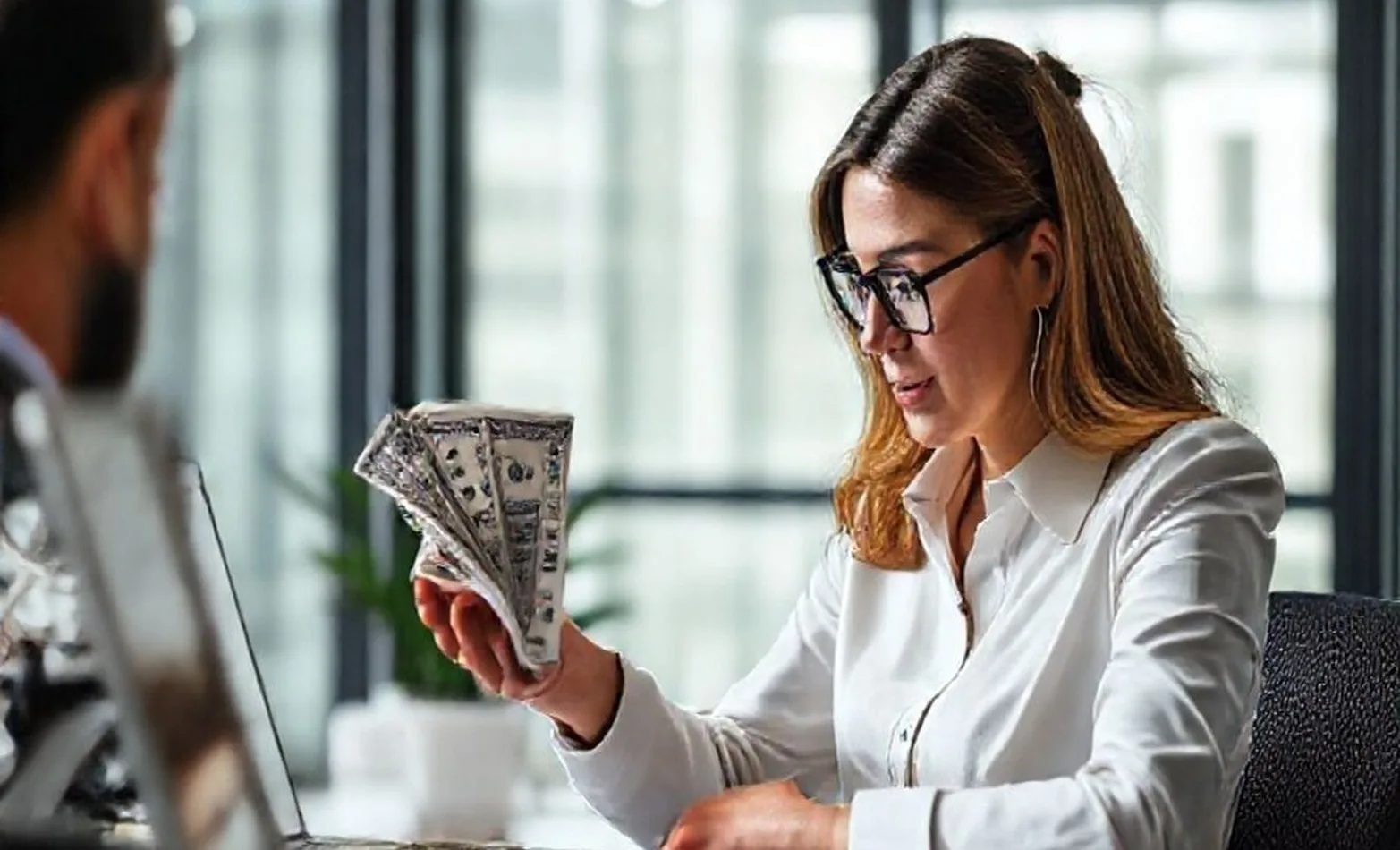 Cash flow management consulting session